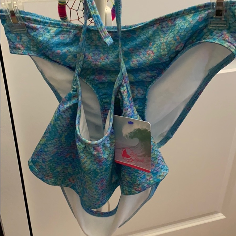 Mermaid like swimming suit for girls.